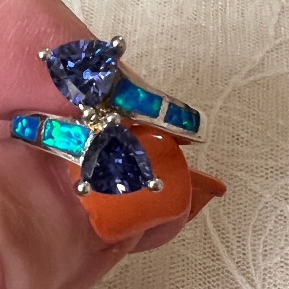 Beautiful Tanzanite and inlaid opal.  Sterling silver setting - Picture 2 of 8